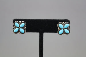 Turquoise Clover Posts